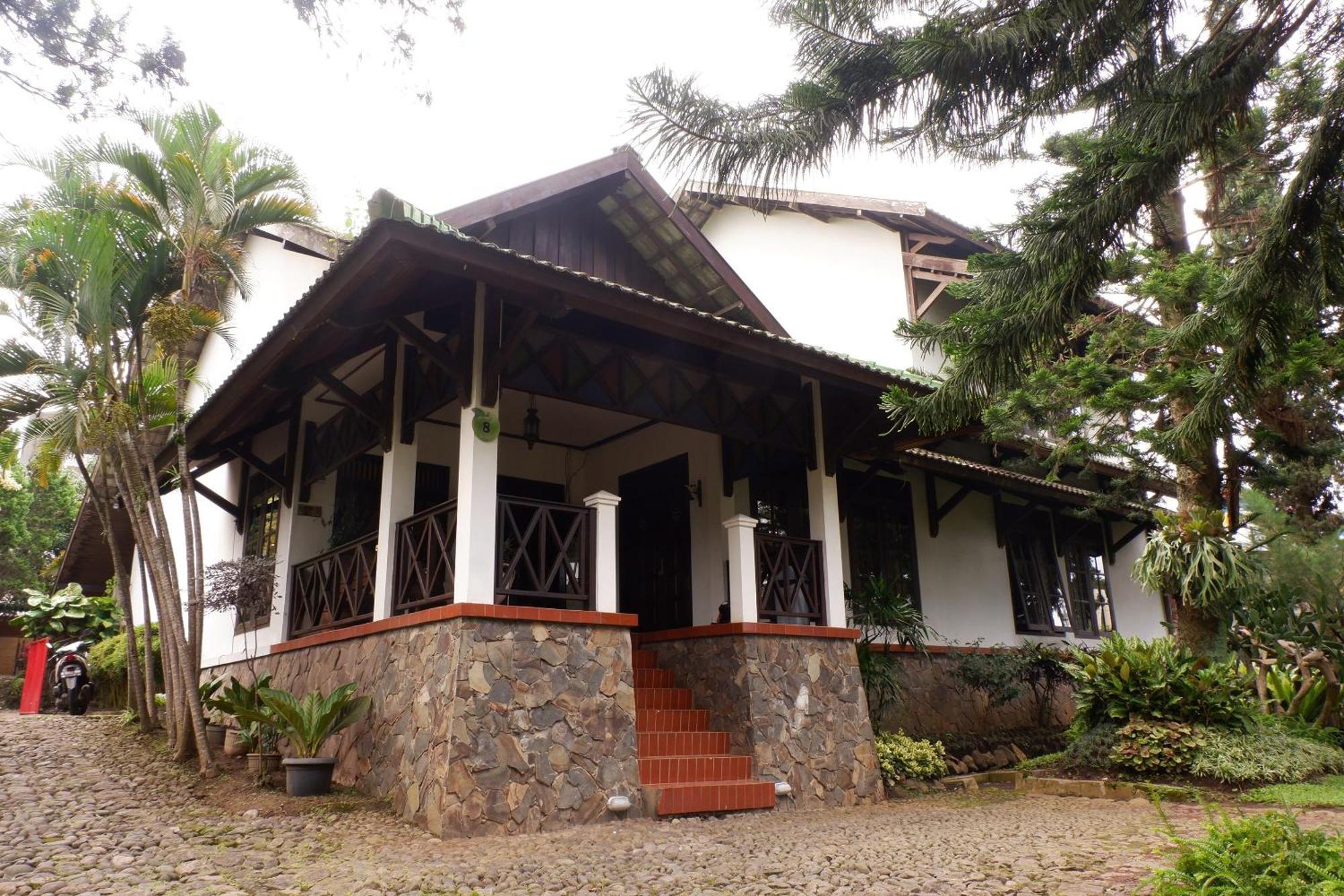 Cemara'S Homestay Batu  Exterior foto